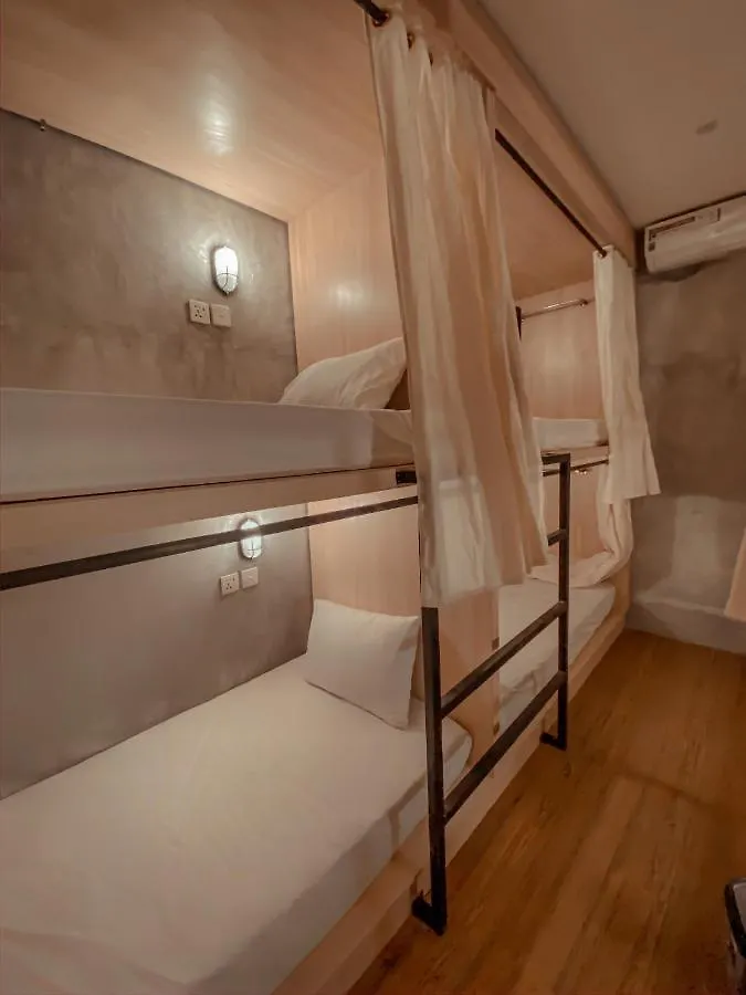 Holistic Pod Hostel Kuta Kuta
