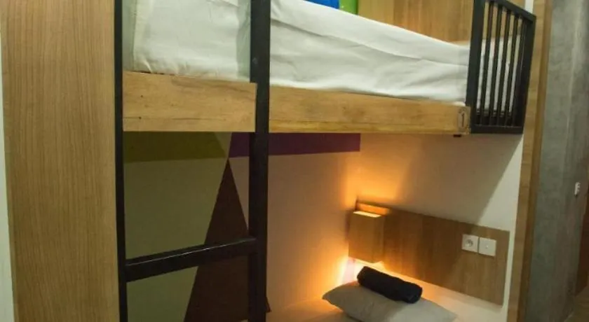Holistic Pod Hostel Kuta Kuta   Kuta (Bali)